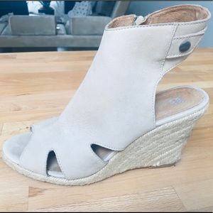 Beige Suede Wedge Sandals 11 - 41